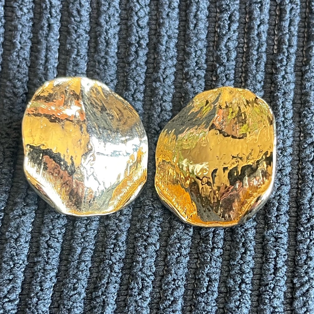 VINTAGE GOLD CLIP EARRINGS